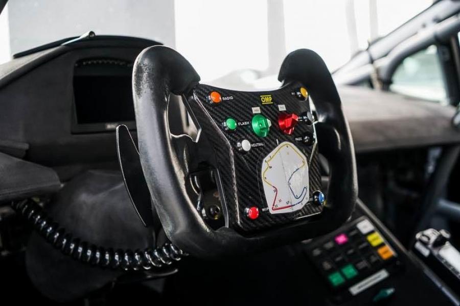 Панель приборов Lamborghini Huracan LP620-2 Super Trofeo 2015 года  (фото 5 из 20)